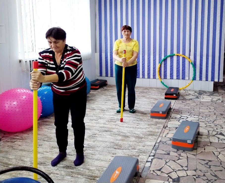 Равновесие и выносливость тренируют саратовские пенсионеры